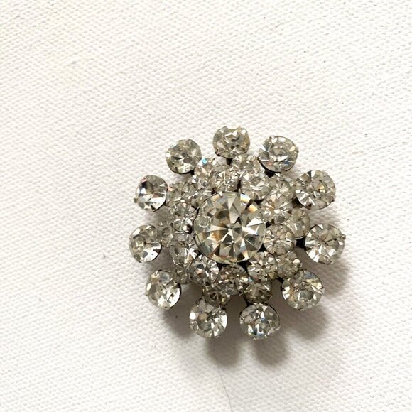 Vintage Clear Rhinestone Snowflake Theme Sparkly Brooch - Picture 2 of 7